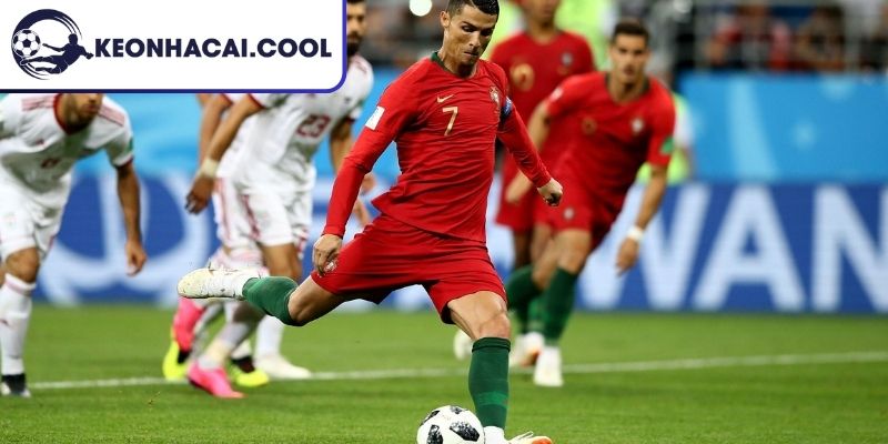 Vai trò trên sân thi đấu của LW trong bóng đá là gì? 